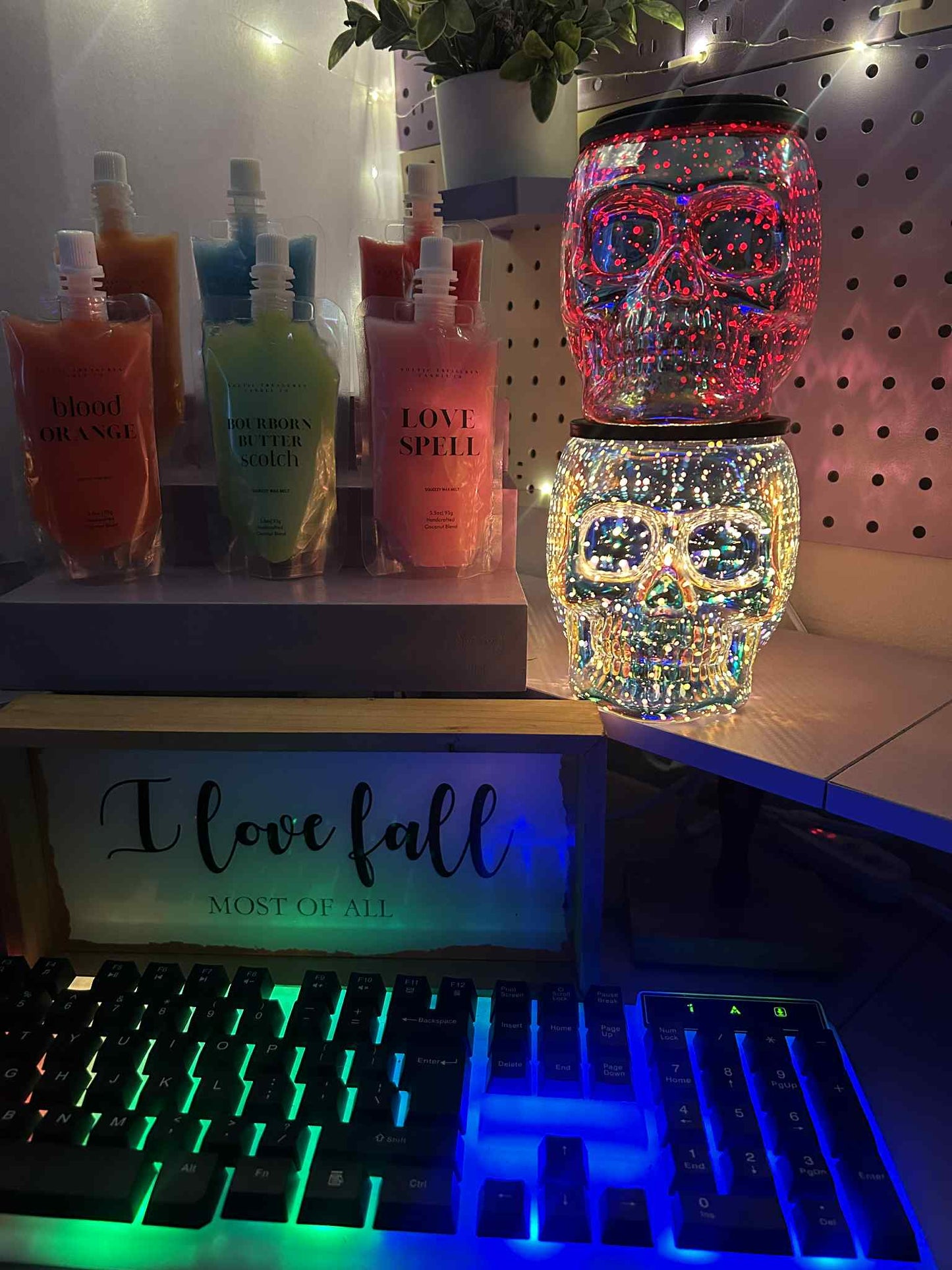 Skull Wax Warmer for Halloween and Fall | Spooky Candle Lamp for Wax Melts – Iridescent Glass or LED Color-Changing Decor